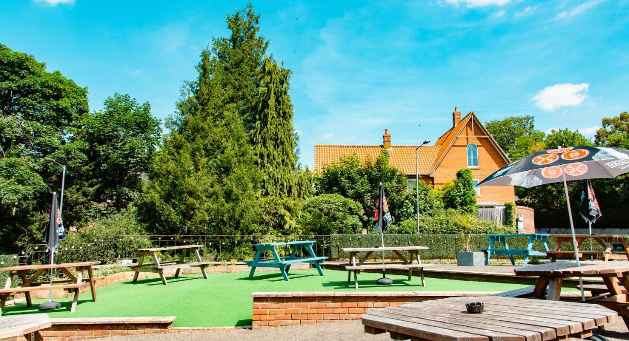 The George Hotel, Dereham Zewnętrze zdjęcie
